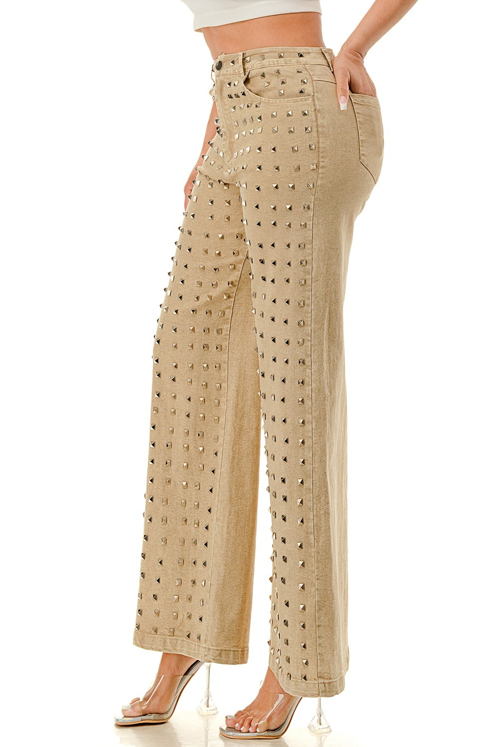 Vaqueros con tachuelas