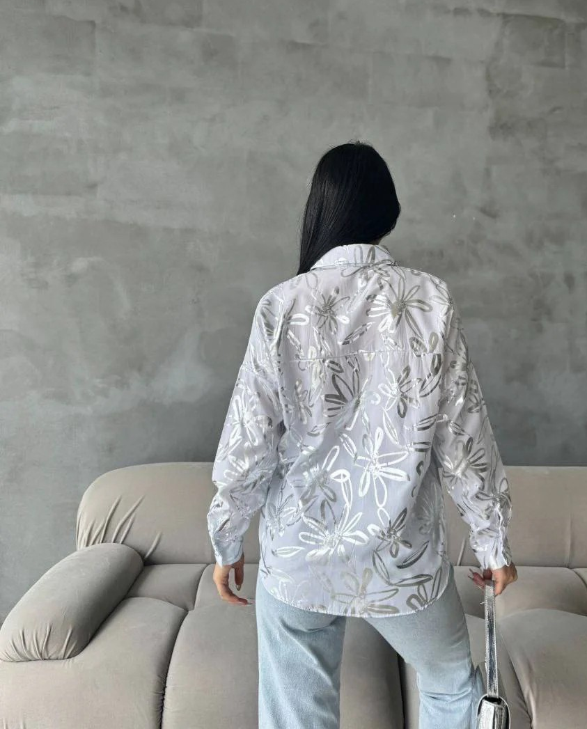 Camisa Flores Plateadas