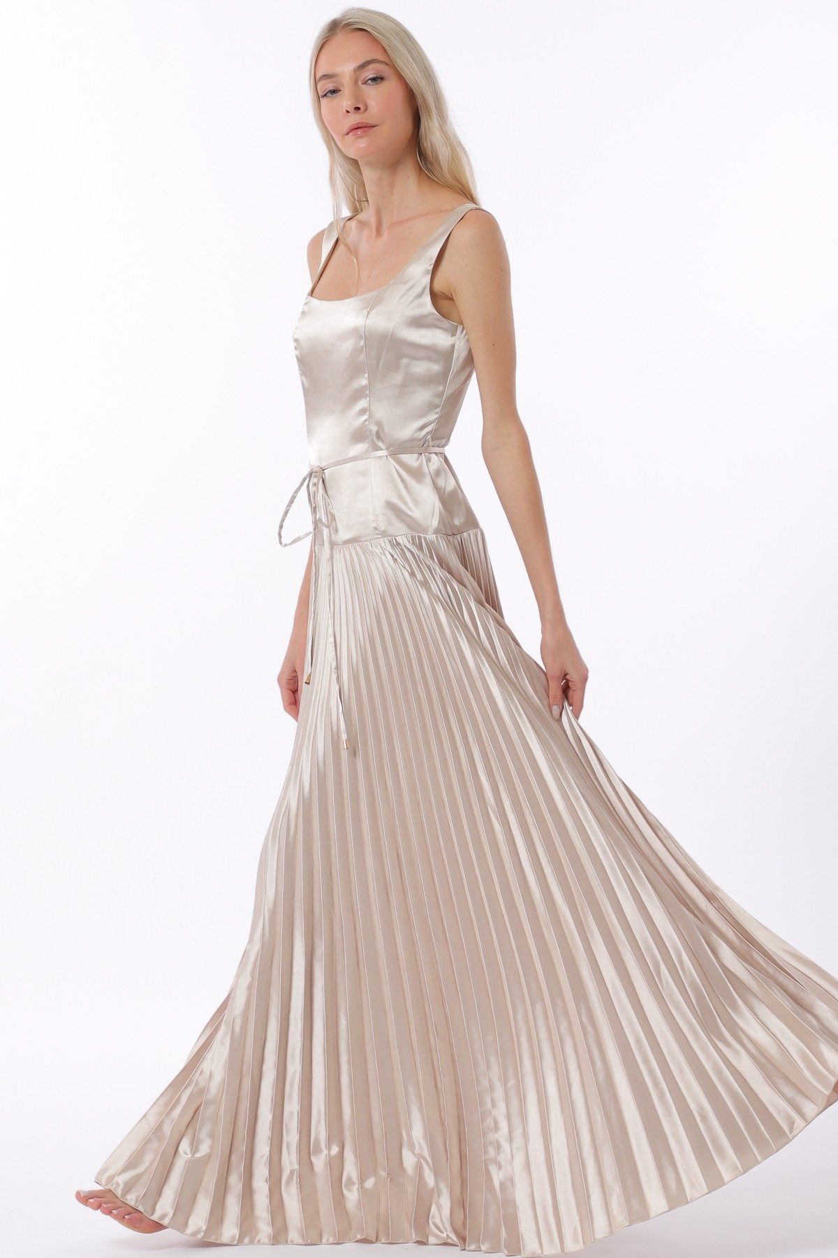 Sleeveless Tie Front Waisted Pleat Maxi Dress