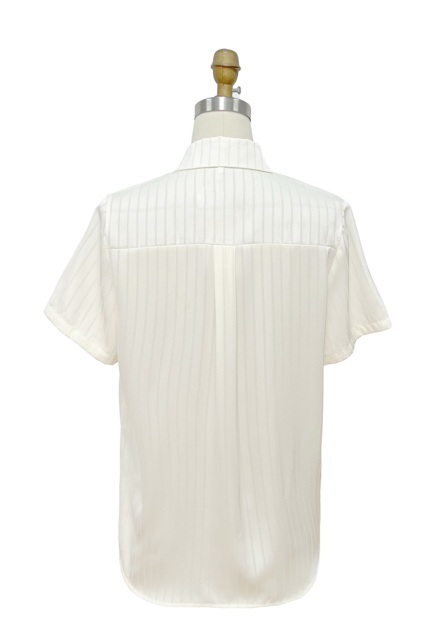 Blusa de botones con adornos metálicos