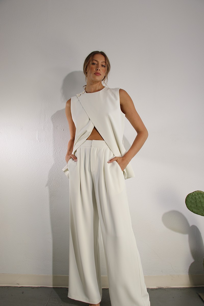 CONJUNTO DE TOP Y PANTALÓN SIN MANGAS