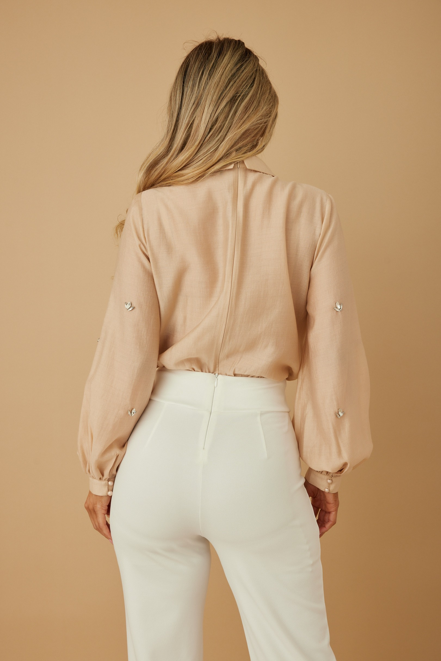 BODY BLUSA TEJIDA CON DETALLE JOYA