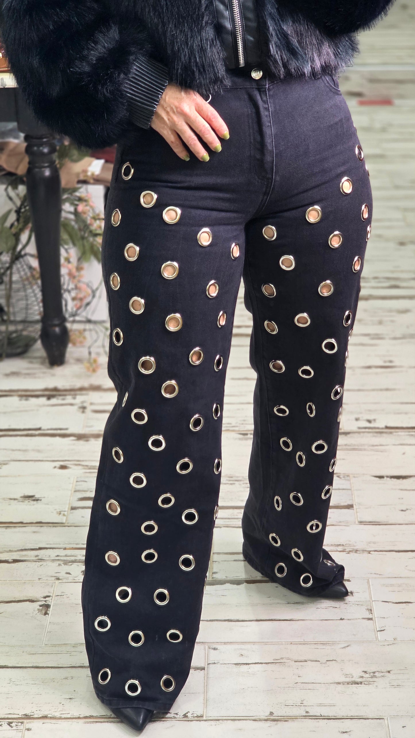 BLACK DETAILS PANTS