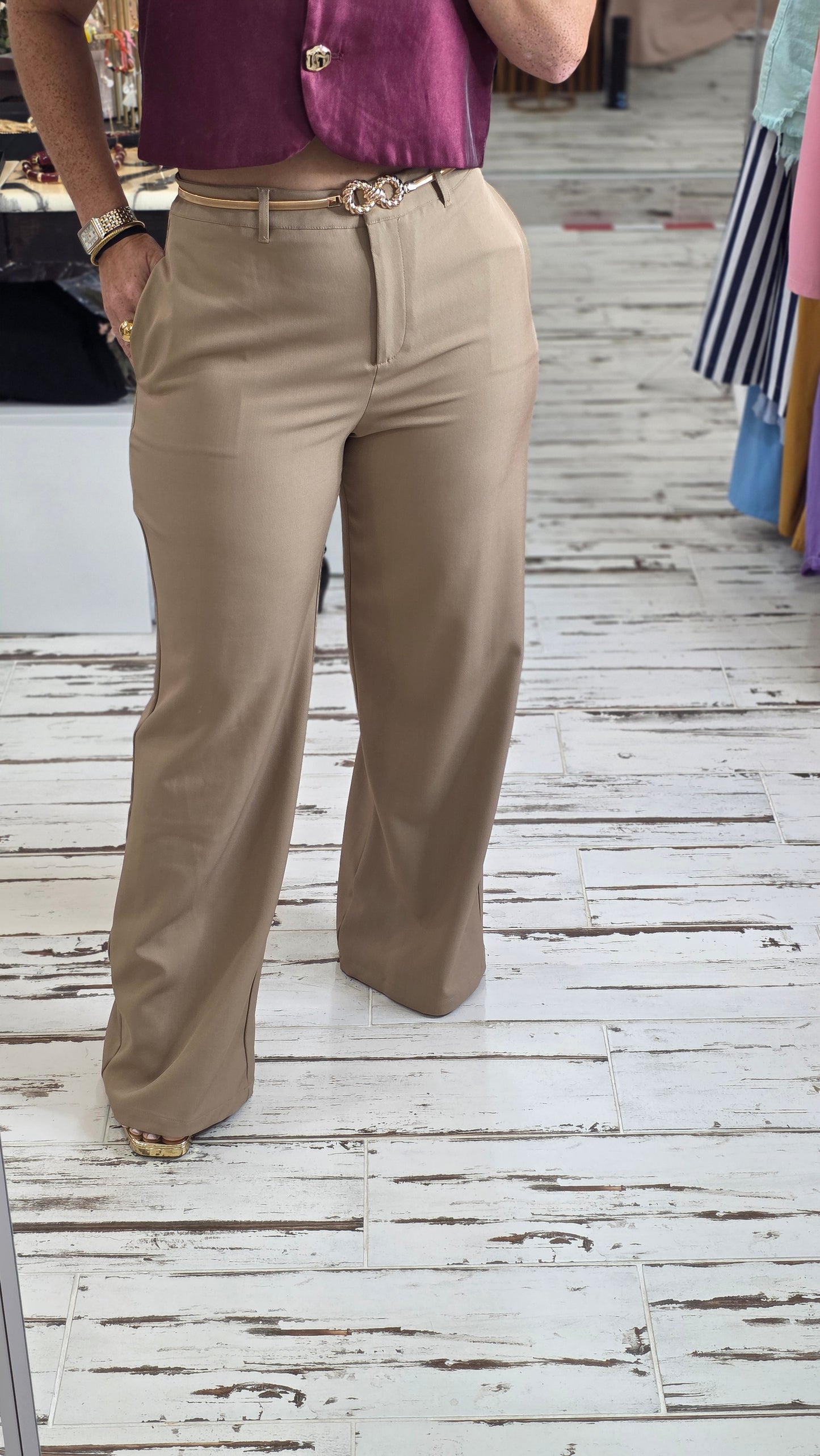 GOLD BELT DETAIL PANTS