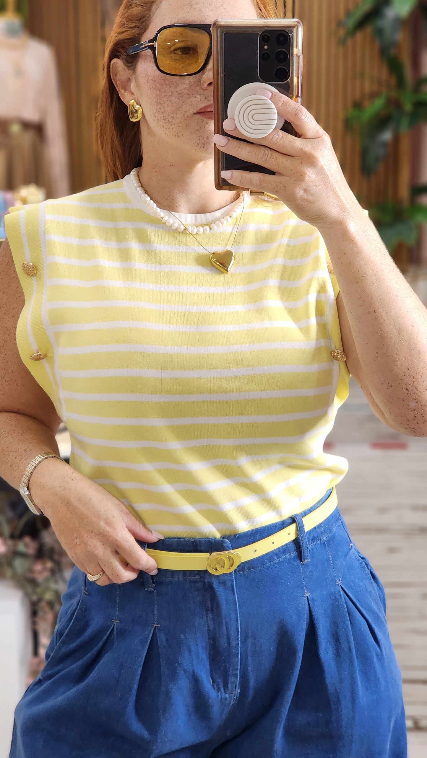 Striped sleveeless kint top