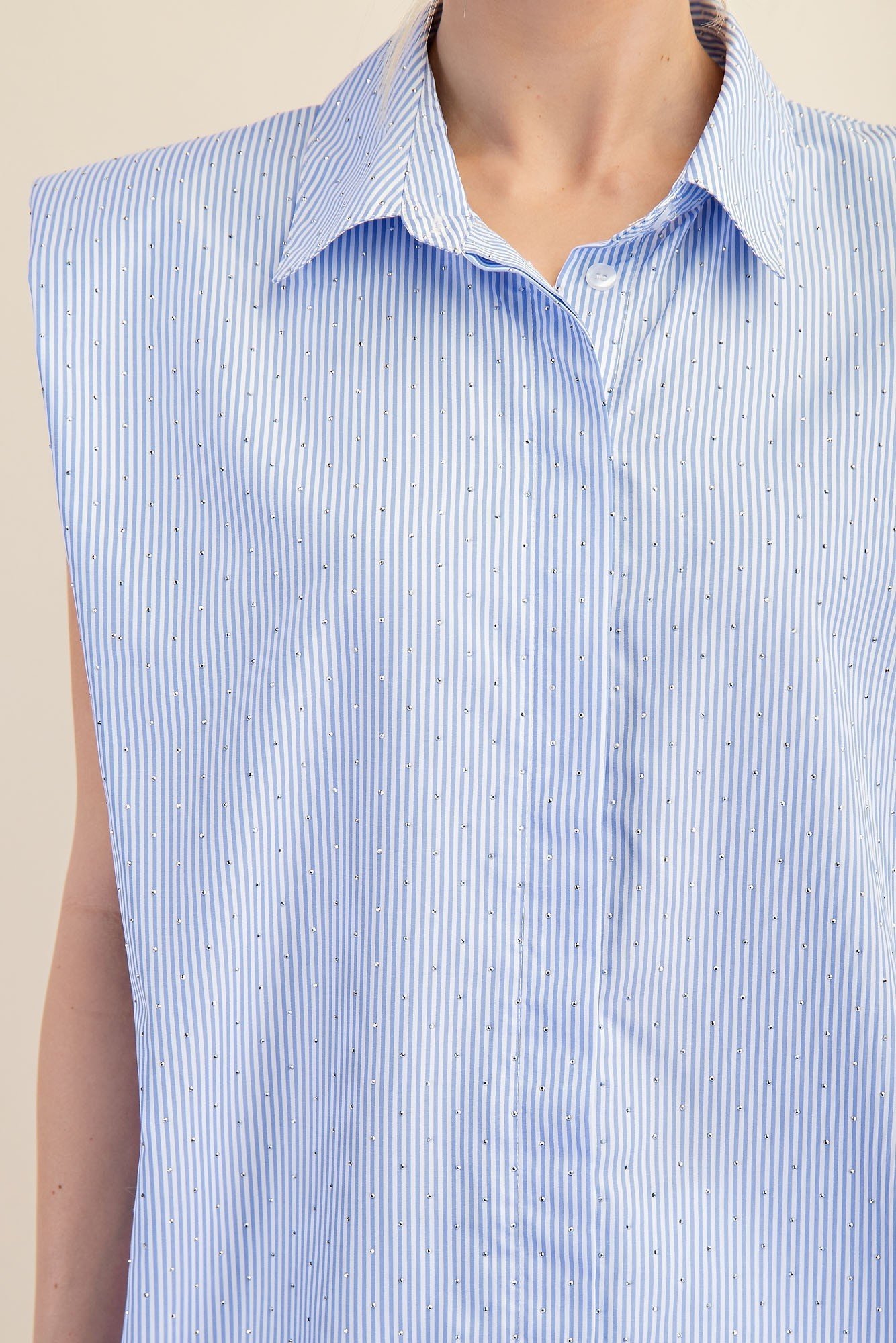 Collar Neck Shoulder Pad Shirt